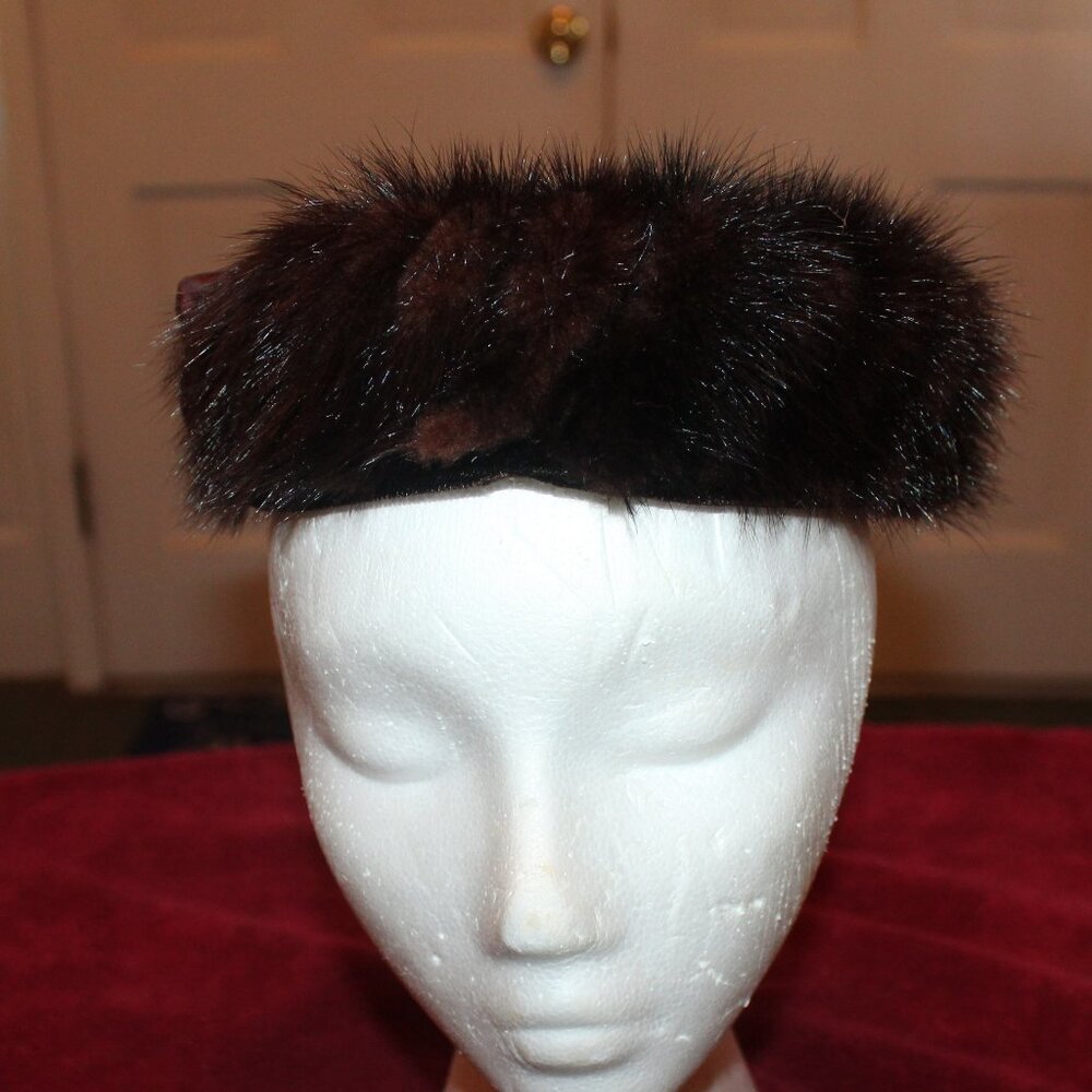 Vintage Black Velvet and Brown Mink Fur Hat with Satin Bow, open top